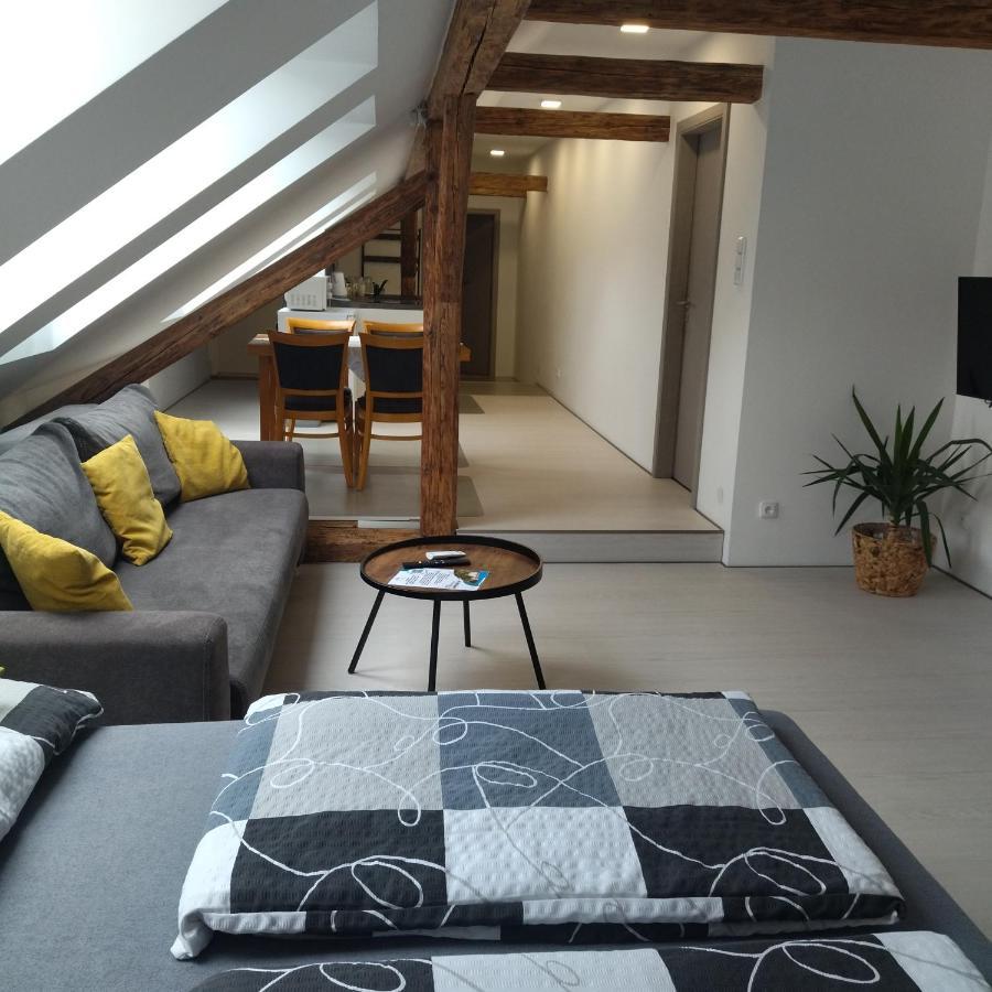 Apartmany S Vyhledem Na Zamek Vimperk Bagian luar foto