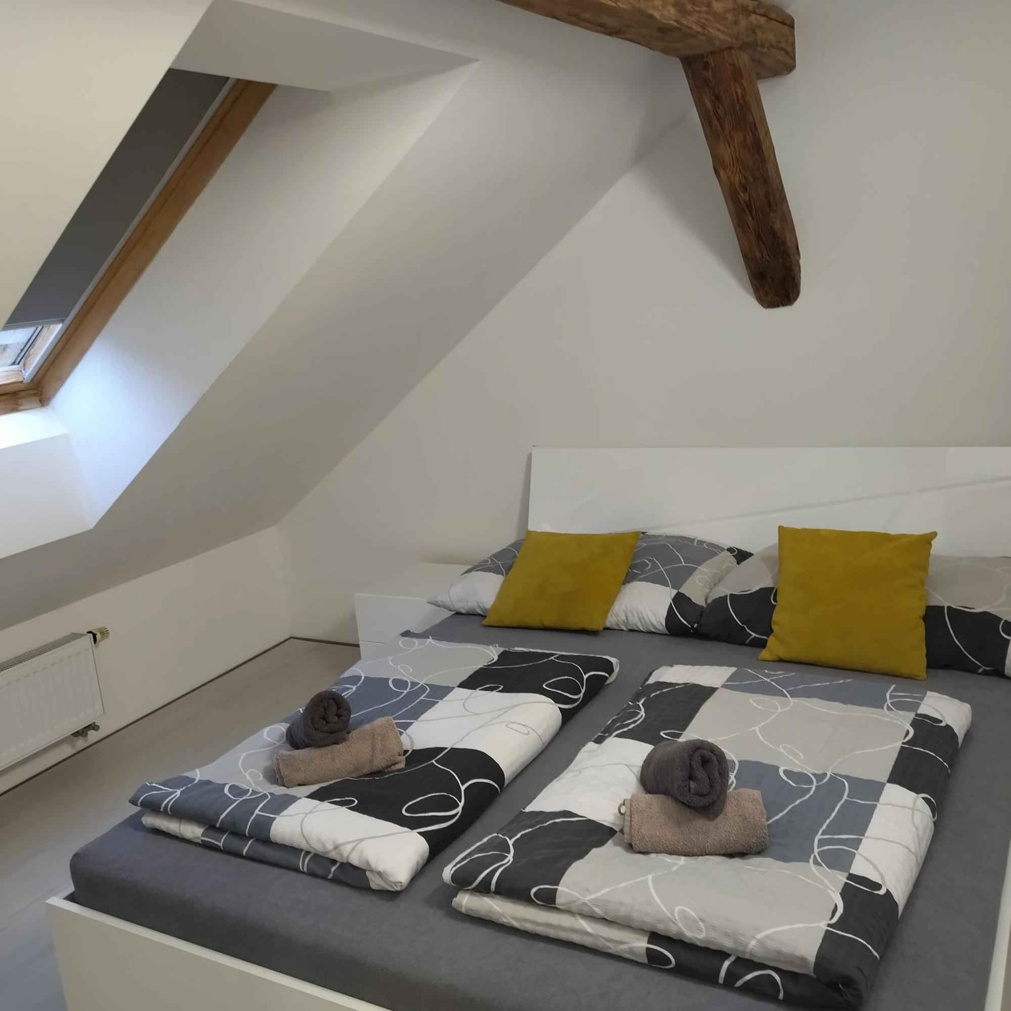 Apartmany S Vyhledem Na Zamek Vimperk Bagian luar foto